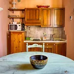 Il Grappolo E La Rosa Daire Montefalco