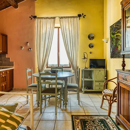 Il Grappolo E La Rosa *